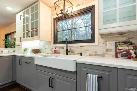 Kitchen - 1715 E Wexley Rd, Bloomington, IN 47401 photo 4 of 5
