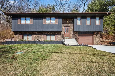 62 Ski Hill Rd, Portage, IN 46368