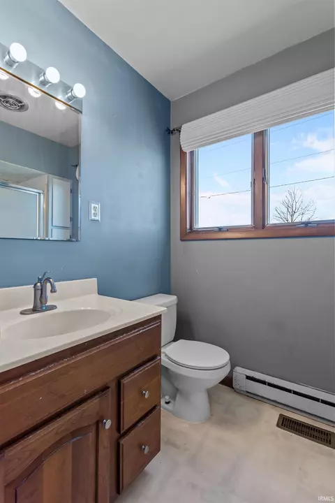 Bath - 3518 E 200 S, Kokomo, IN 46902 photo 1 of 2