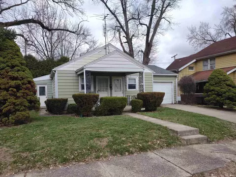 1340 Fay Dr, Fort Wayne, IN 46807