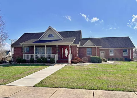 309 D St NE, Linton, IN 47441