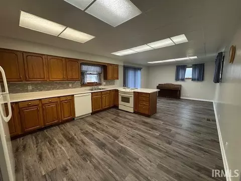 Kitchen - 0920 N 00 Ew, Lagrange, IN 46761 photo 1 of 3