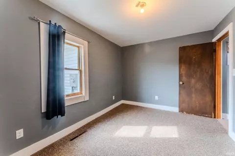 Bedroom - 1886 S 75 E Rd, Wabash, IN 46992 photo 3 of 10