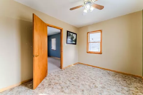 Bedroom - 1886 S 75 E Rd, Wabash, IN 46992 photo 2 of 10