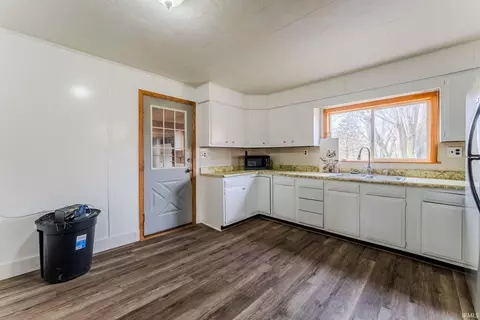 Kitchen - 1886 S 75 E Rd, Wabash, IN 46992 photo 1 of 2