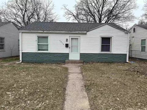1613 Wilber St, South Bend, IN 46628