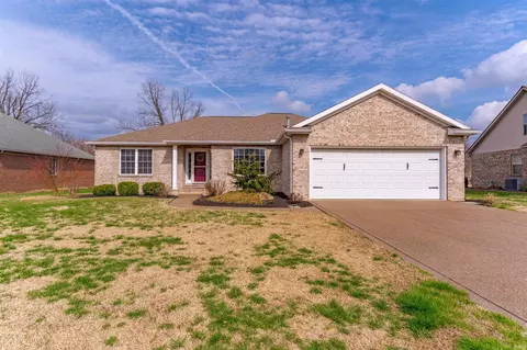 2522 Caytlyn Ct, Newburgh, IN 47630