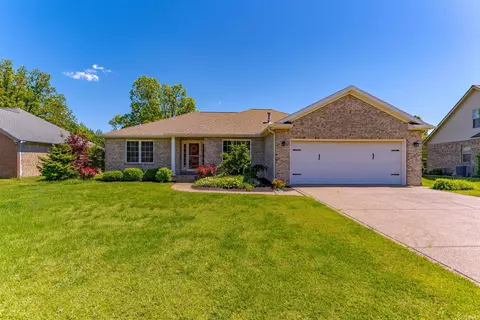 2522 Caytlyn Ct, Newburgh, IN 47630