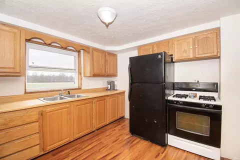 Kitchen - 3465 S 1140 E, Lagrange, IN 46761 photo 3 of 4