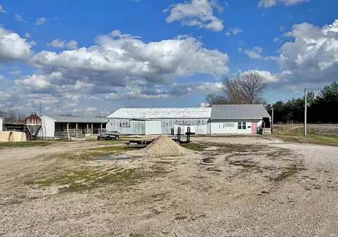 520 N 450 E, Washington, IN 47501