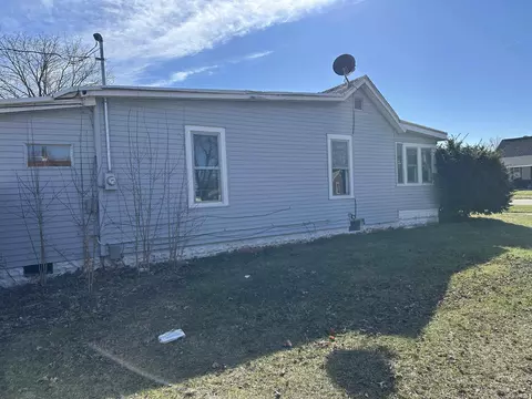 Exterior - 604 Ohio St, Walkerton, IN 46574 photo 1 of 4
