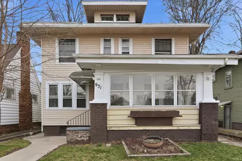 931 Woodview Blvd, Fort Wayne, IN 46806