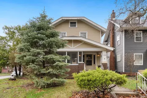 1020 W Oakdale Dr, Fort Wayne, IN 46807