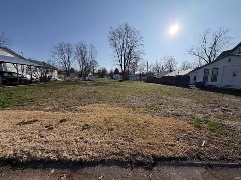 914 6th St, Covington, IN 47932 photo 3