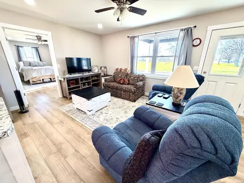 Living - 103 E Warren St, Mitchell, IN 47446 photo 2 of 3