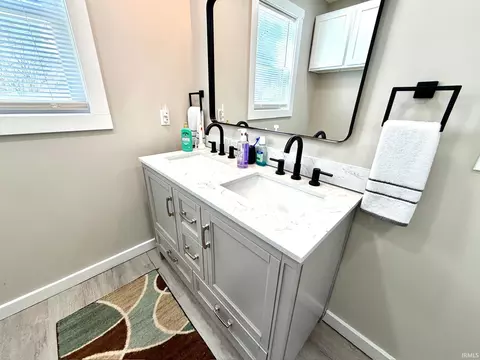 Bath - 103 E Warren St, Mitchell, IN 47446 photo 4 of 5