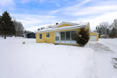 15640 Arthur St, Granger, IN 46530
