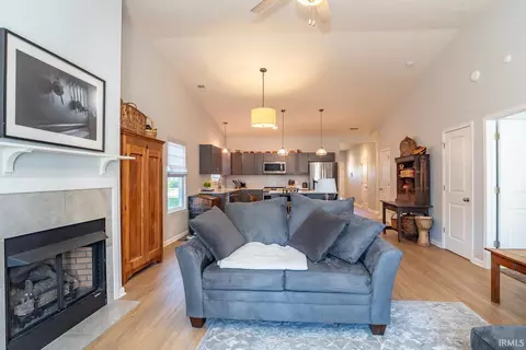 5744 W Daffodil Ct, Bloomington, IN 47403