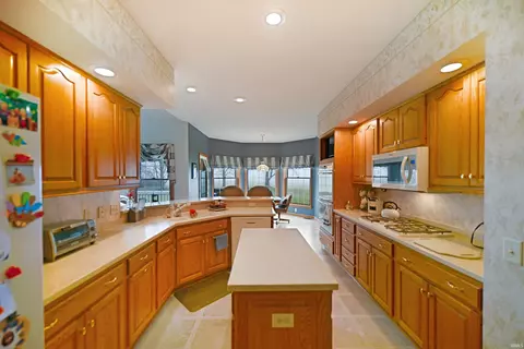 Kitchen - 13826 N 560 E, Syracuse, IN 46567 photo 1 of 2
