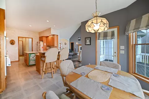Dining - 13826 N 560 E, Syracuse, IN 46567 photo 4 of 4
