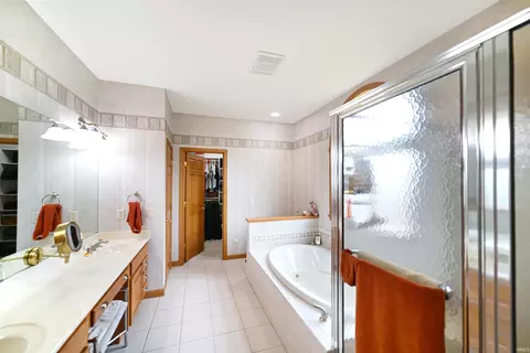 Bath - 13826 N 560 E, Syracuse, IN 46567 photo 2 of 4