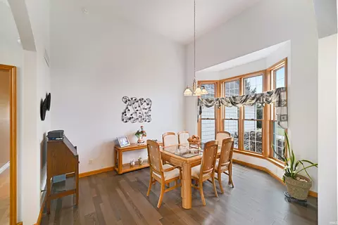 Dining - 13826 N 560 E, Syracuse, IN 46567 photo 2 of 4