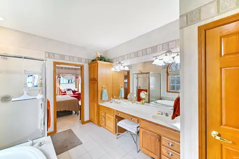 Bath - 13826 N 560 E, Syracuse, IN 46567 photo 3 of 4