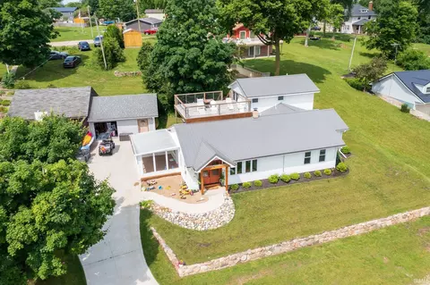9061 E Hatchery Rd, Syracuse, IN 46567 photo 1