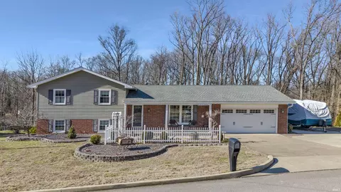 2108 Sleepy Hollow Dr, Evansville, IN 47720