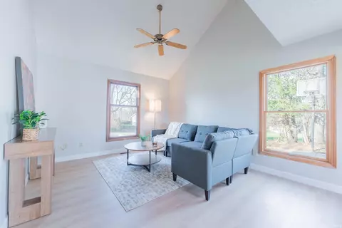 Living - 5904 S Phyllis St, Bloomington, IN 47403 photo 2 of 3