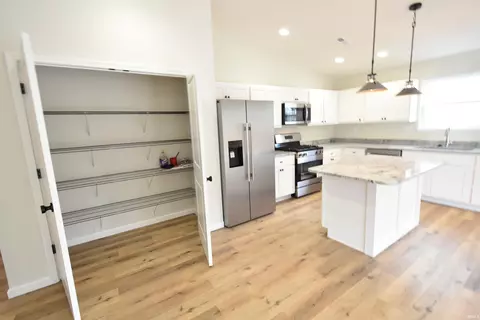 Kitchen - 994 E 8th St, Fowler, IN 47944 photo 6 of 6