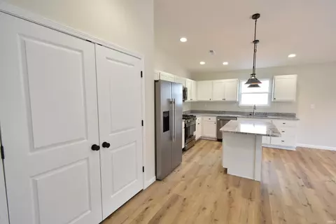 Entry Way - 994 E 8th St, Fowler, IN 47944 photo 1 of 2