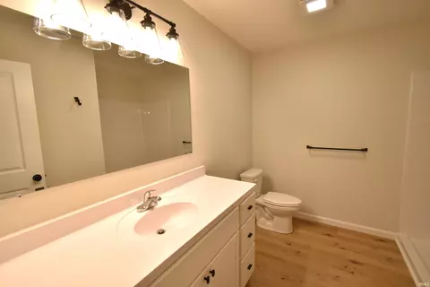 Bath - 994 E 8th St, Fowler, IN 47944 photo 1 of 5