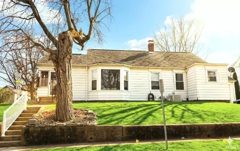 Exterior - 415 E William St, Washington, IN 47501 photo 1 of 4