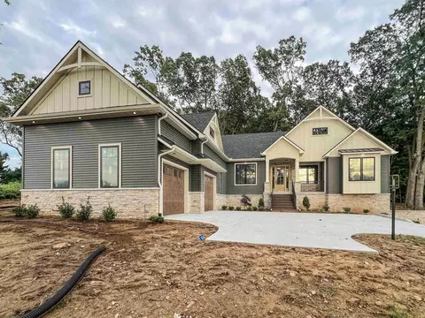 53300 Summer Breeze Dr, South Bend, IN 46637