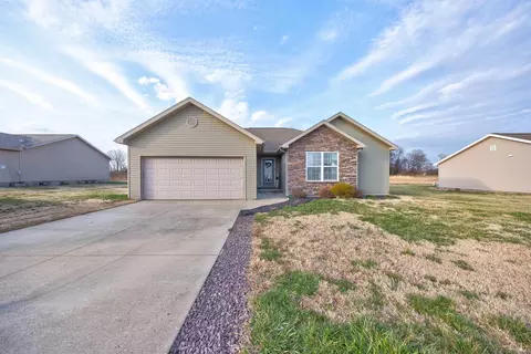 1128 W Cobblefield Dr, Rockport, IN 47635