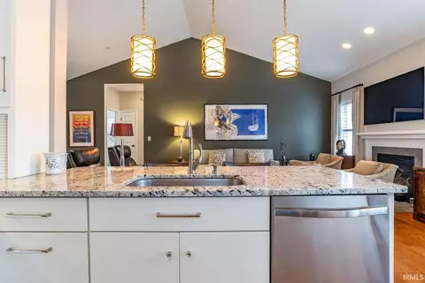 Kitchen - 3638 E Tamarron Dr, Bloomington, IN 47408 photo 6 of 7