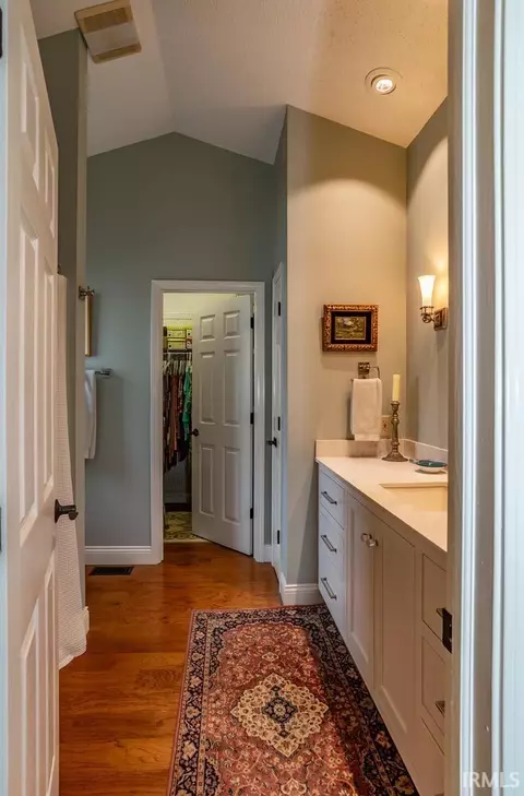 Bath - 3638 E Tamarron Dr, Bloomington, IN 47408 photo 2 of 4