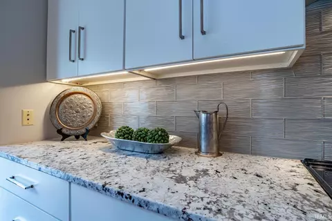 Kitchen - 3638 E Tamarron Dr, Bloomington, IN 47408 photo 4 of 7