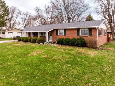10708 N Mansfield Dr, Muncie, IN 47303