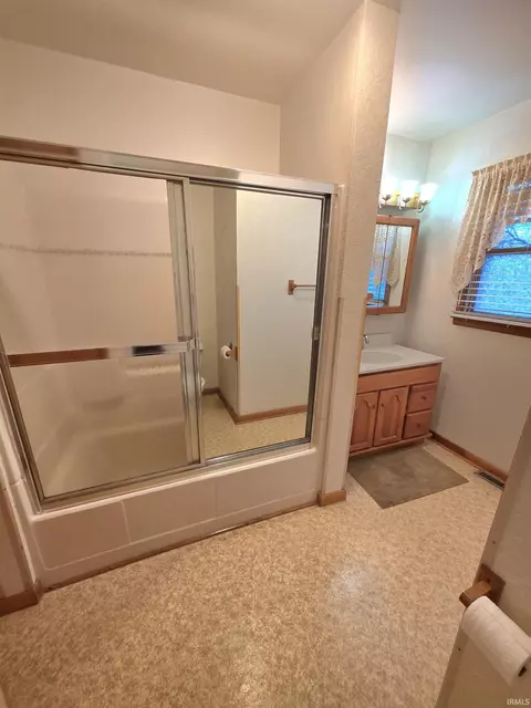 500 E Oak St, Hamlet, IN 46532 photo 9
