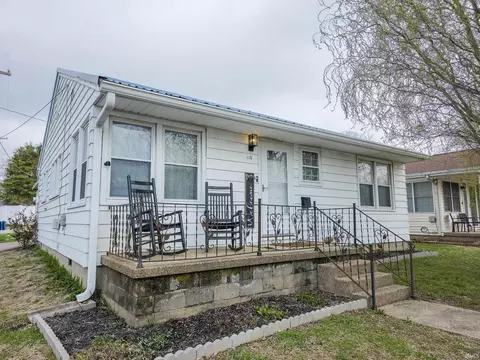 Exterior - 118 E 12th St, Mount Carmel, IL 62863 photo 1 of 4