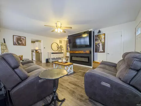 Living - 118 E 12th St, Mount Carmel, IL 62863 photo 2 of 2