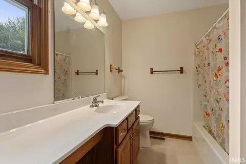 Bath - 50944 Pine Meadows Dr, Granger, IN 46530 photo 2 of 4