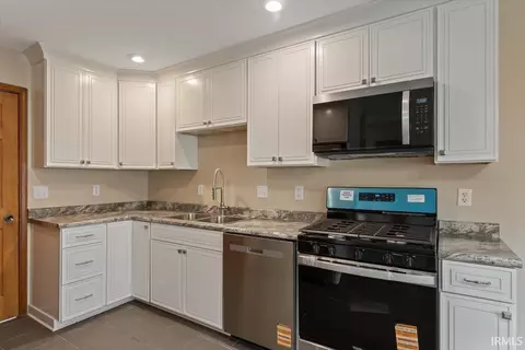 Kitchen - 50944 Pine Meadows Dr, Granger, IN 46530 photo 2 of 2