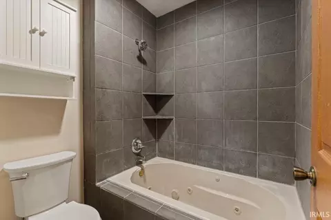 Bath - 50944 Pine Meadows Dr, Granger, IN 46530 photo 4 of 4