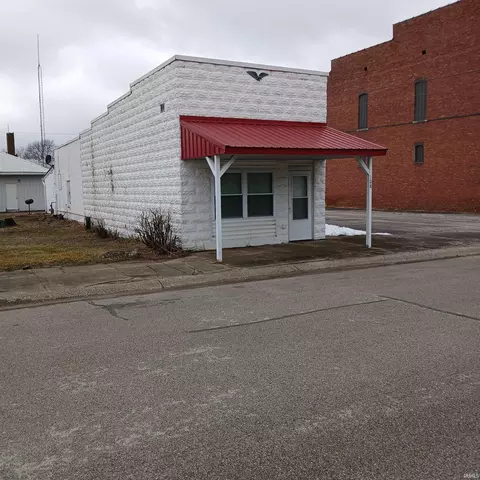 108 N Odon St, Elnora, IN 47529