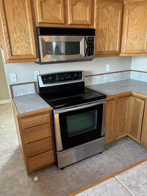 Kitchen - 1110 E Lingle St, Fowler, IN 47944 photo 2 of 4