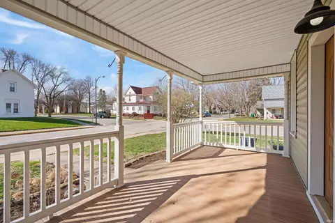 121 W Walnut St, Flora, IN 46929 photo 5