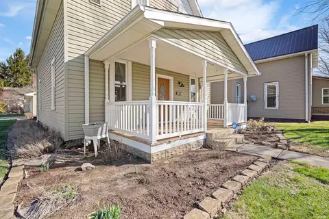 121 W Walnut St, Flora, IN 46929 photo 2